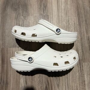 Unisex Adult White Crocs Slip on shoes • Size 9 Mens